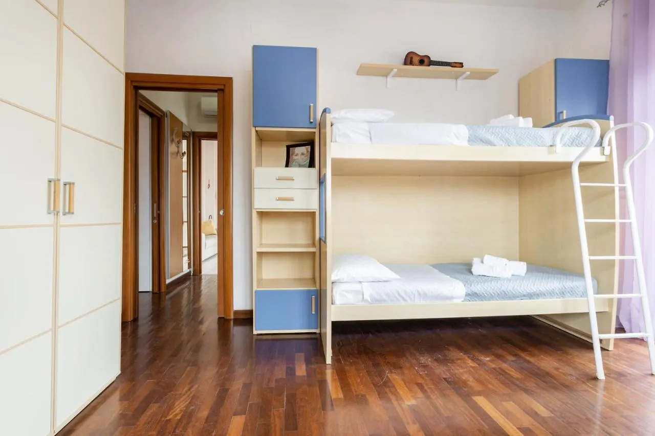 Panoramic Flat Between Materdei And Fontanelle Naples Apartment
